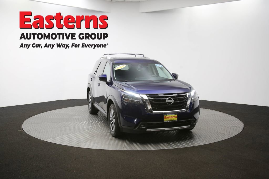 Used 2024 Nissan Pathfinder SL AWD/4WD image 51