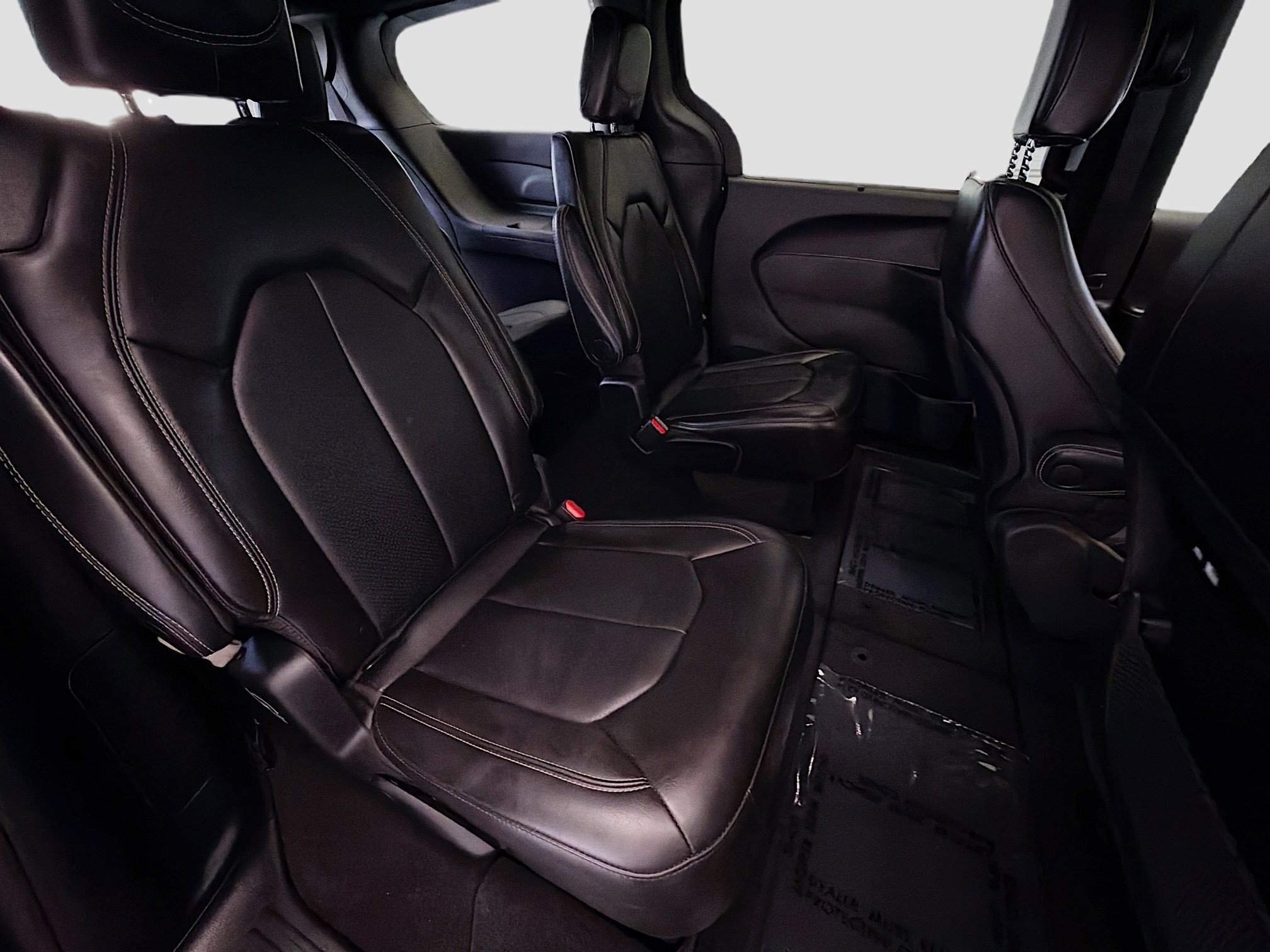 Used 2025 Chrysler Pacifica Select FWD image 14