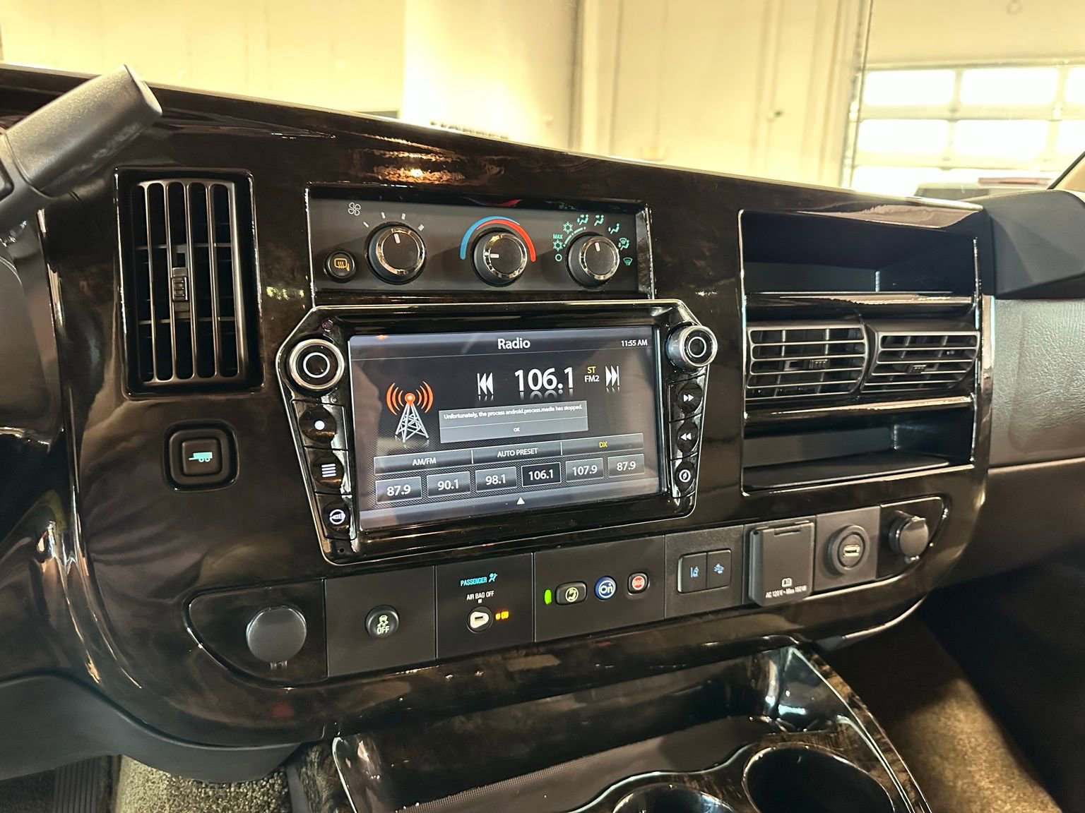 Used 2021 Chevrolet Express 2500 LS w/ Enhanced Convenience Package image 25