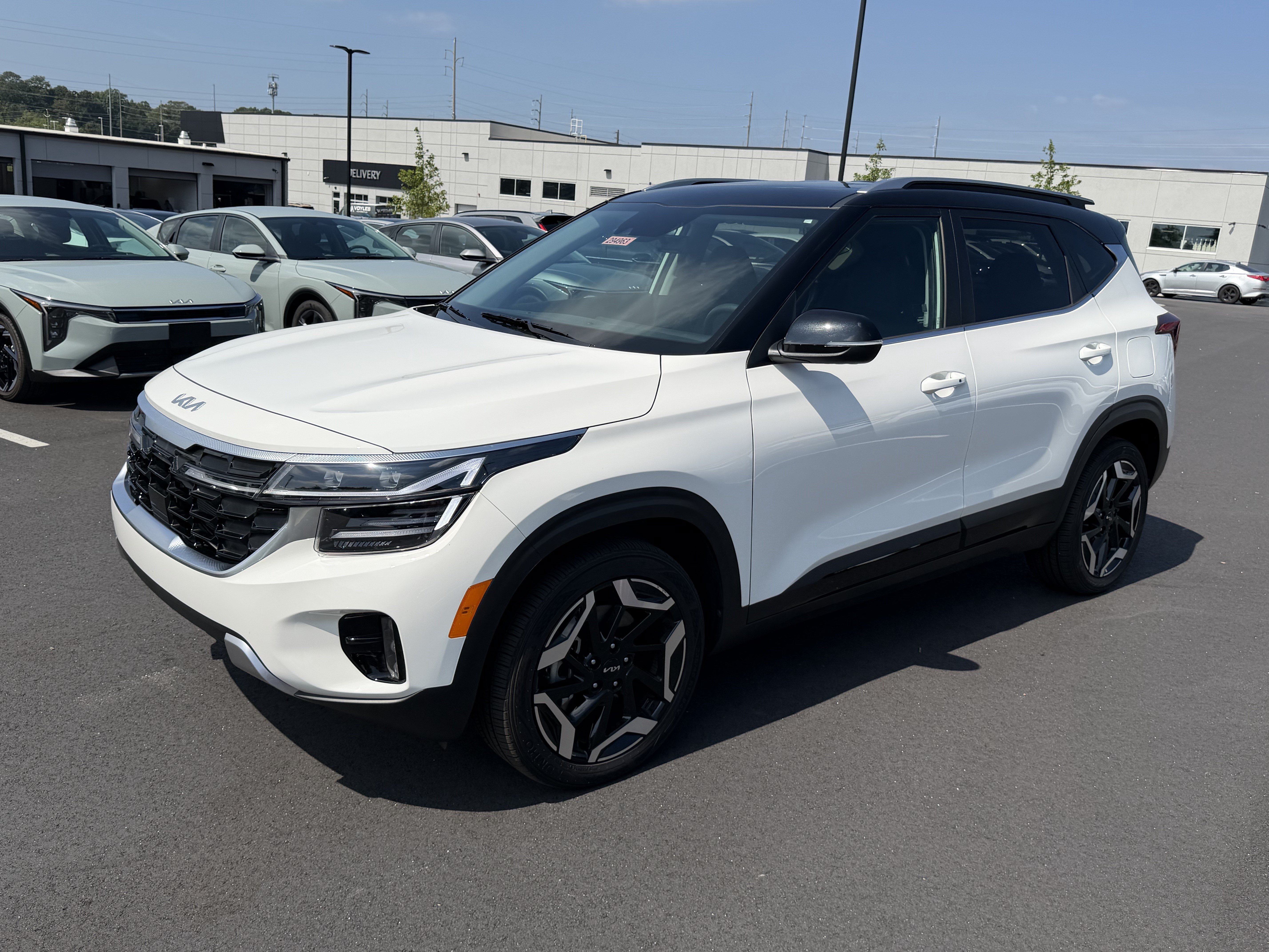Certified 2026 Kia Seltos SX AWD/4WD image 3