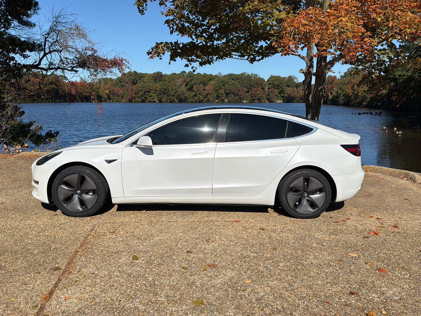 Used 2018 Tesla Model 3 Long Range RWD image 12