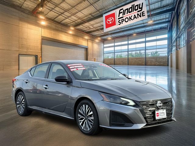 Used 2024 Nissan Altima 2.5 SV image 2