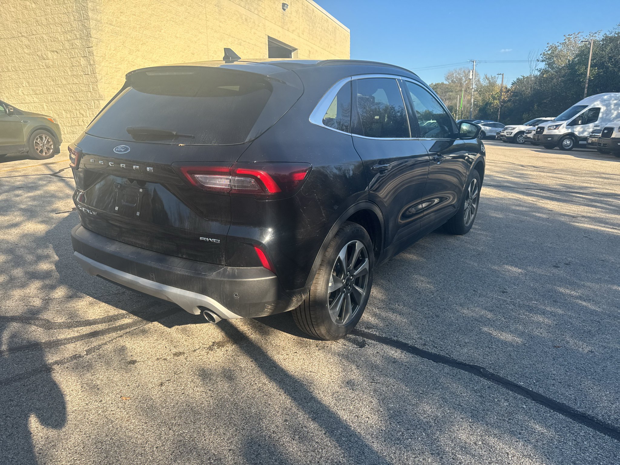 Used 2025 Ford Escape Platinum AWD/4WD image 8