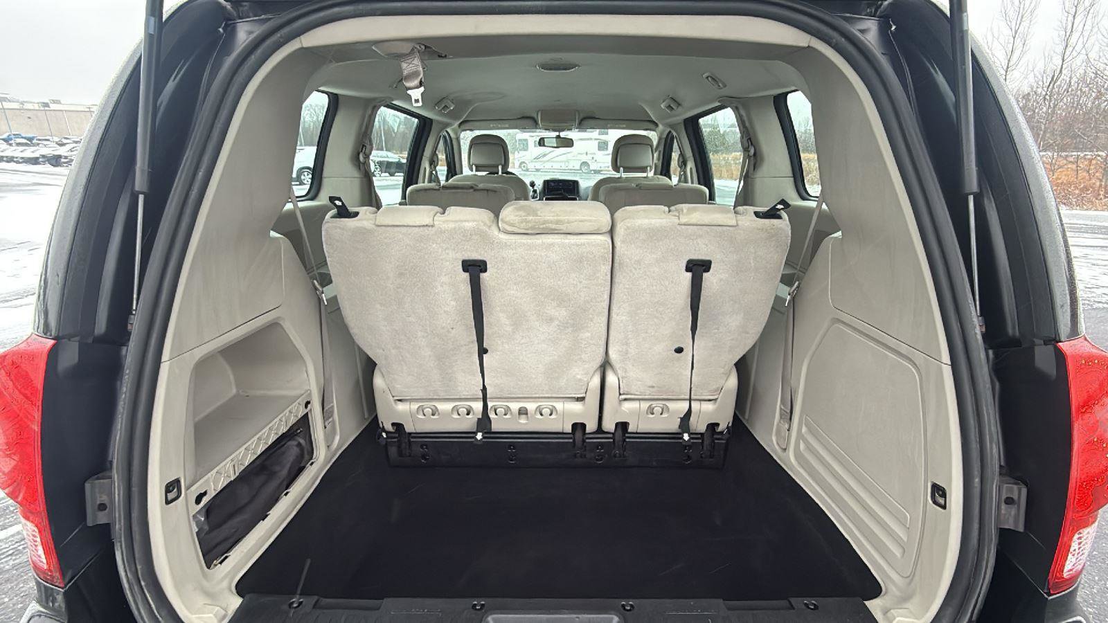 Used 2015 Dodge Grand Caravan American Value Package w/ UConnect Hands-Free Group image 22