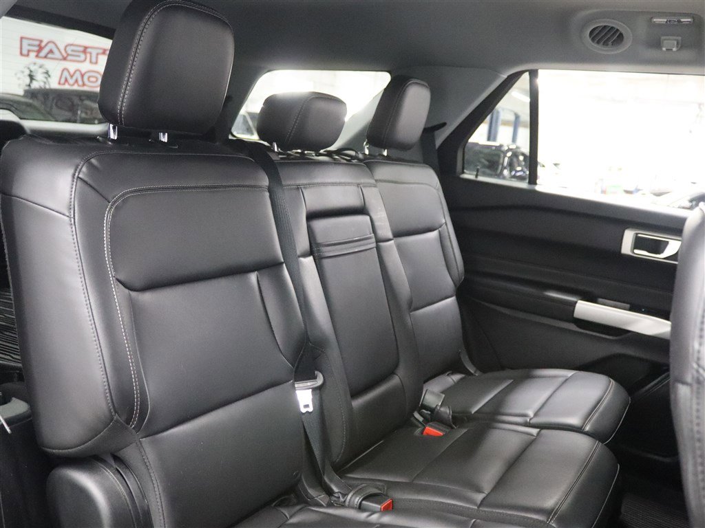 Used 2022 Ford Explorer XLT w/ Equipment Group 202A AWD/4WD image 13
