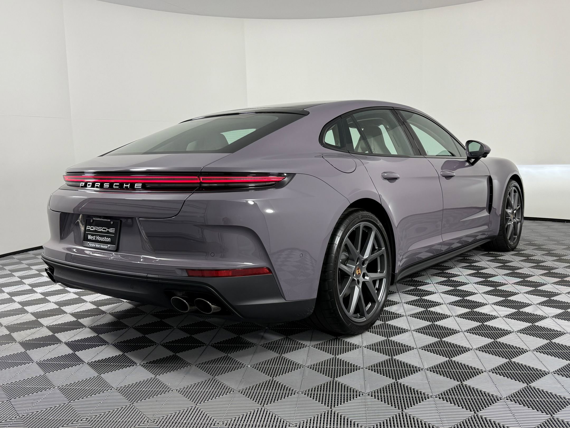 New 2026 Porsche Panamera 4 image 9