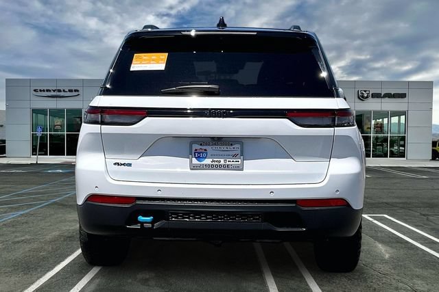 Used 2023 Jeep Grand Cherokee Trailhawk w/ Advanced Protech Group II AWD/4WD image 3