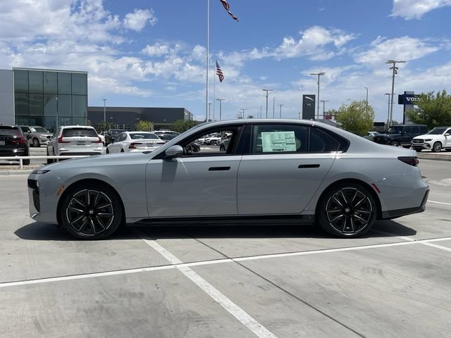 Used 2025 BMW i7 xDrive60 AWD/4WD image 9