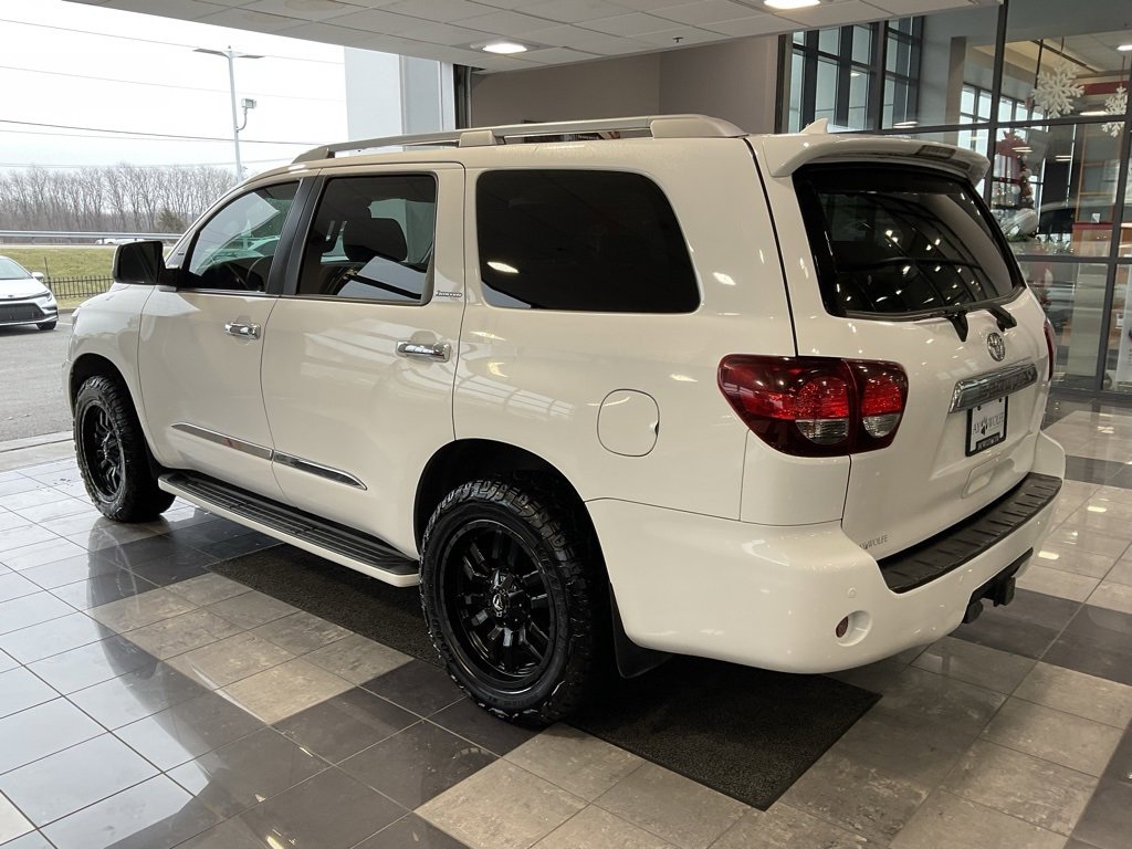 Used 2019 Toyota Sequoia Limited w/ Safety & Convenience Package image 6
