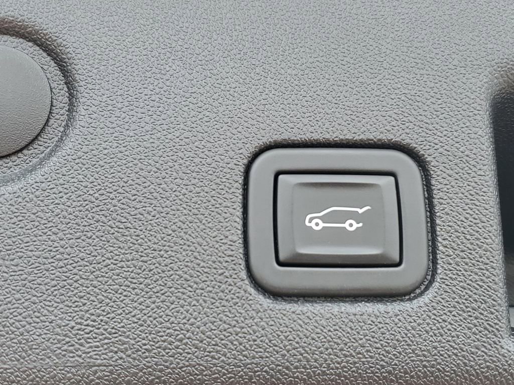 Certified 2023 Chevrolet Equinox RS AWD/4WD image 36