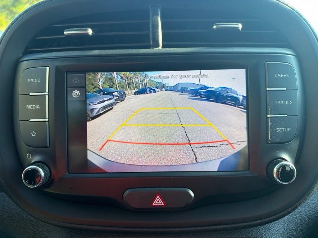 Certified 2022 Kia Soul LX FWD image 13