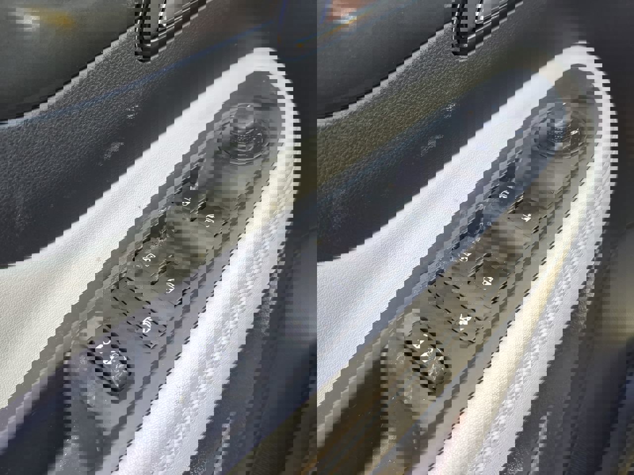 Used 2021 Buick Encore Preferred image 22