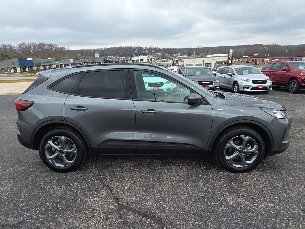 Used 2025 Ford Escape ST-Line Select image 9