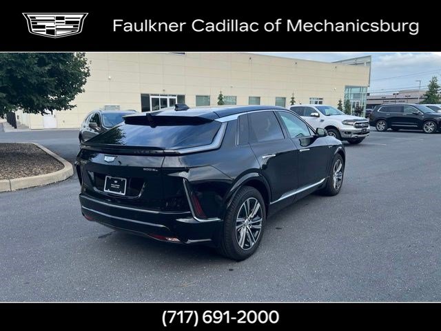 Used 2024 Cadillac Lyriq Luxury w/ LPO, Floor Liner Package AWD/4WD image 5