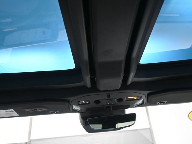 Used 2024 GMC Hummer EV 3X w/ LPO, Illumination Package image 12