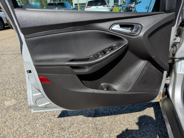 Used 2017 Ford Focus SE w/ Interior Protection Package FWD image 12