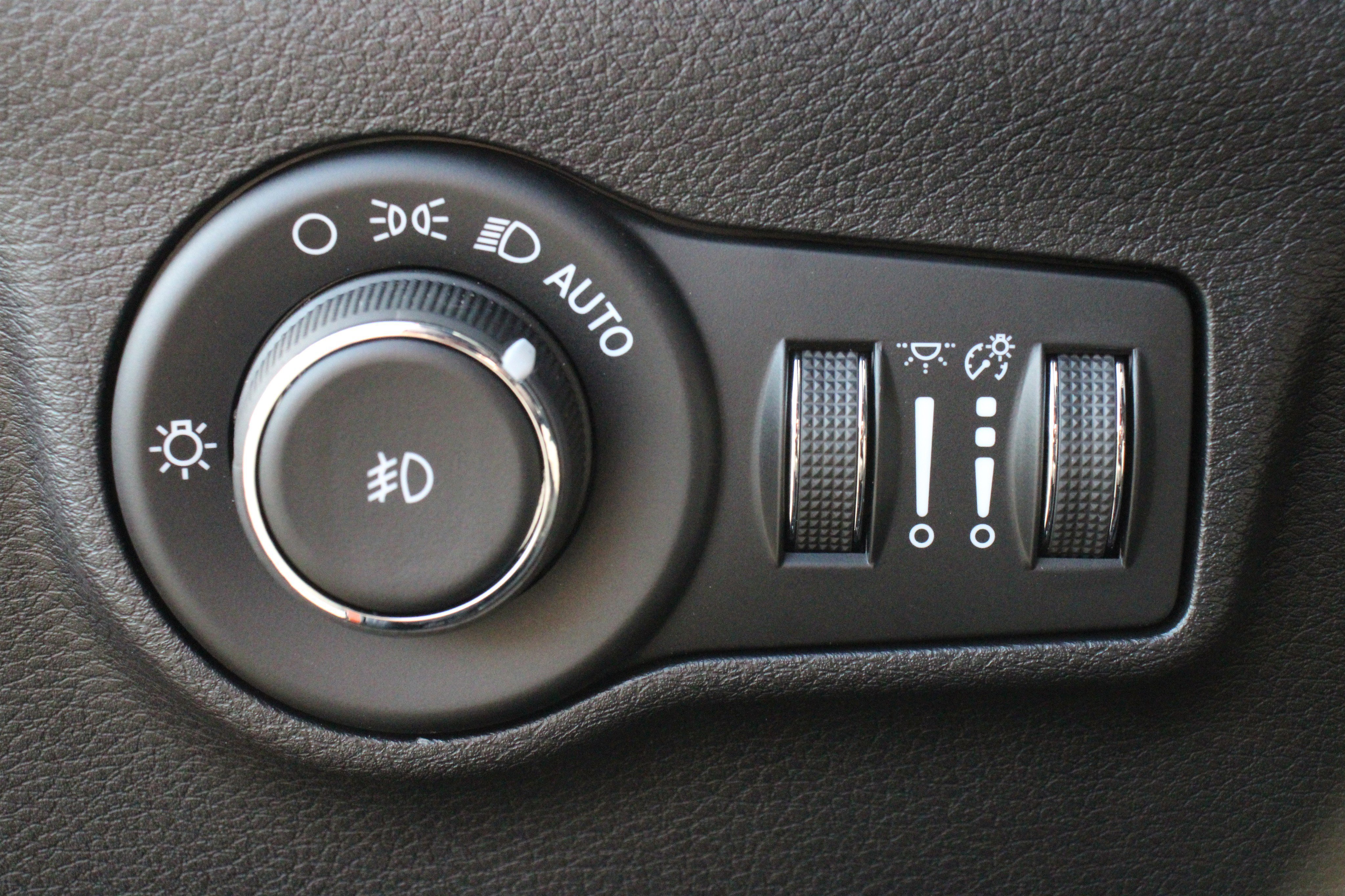 New 2026 Jeep Compass Latitude image 11