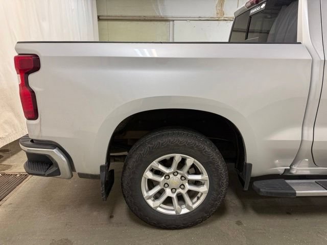 Used 2022 Chevrolet Silverado 1500 LT AWD/4WD image 5