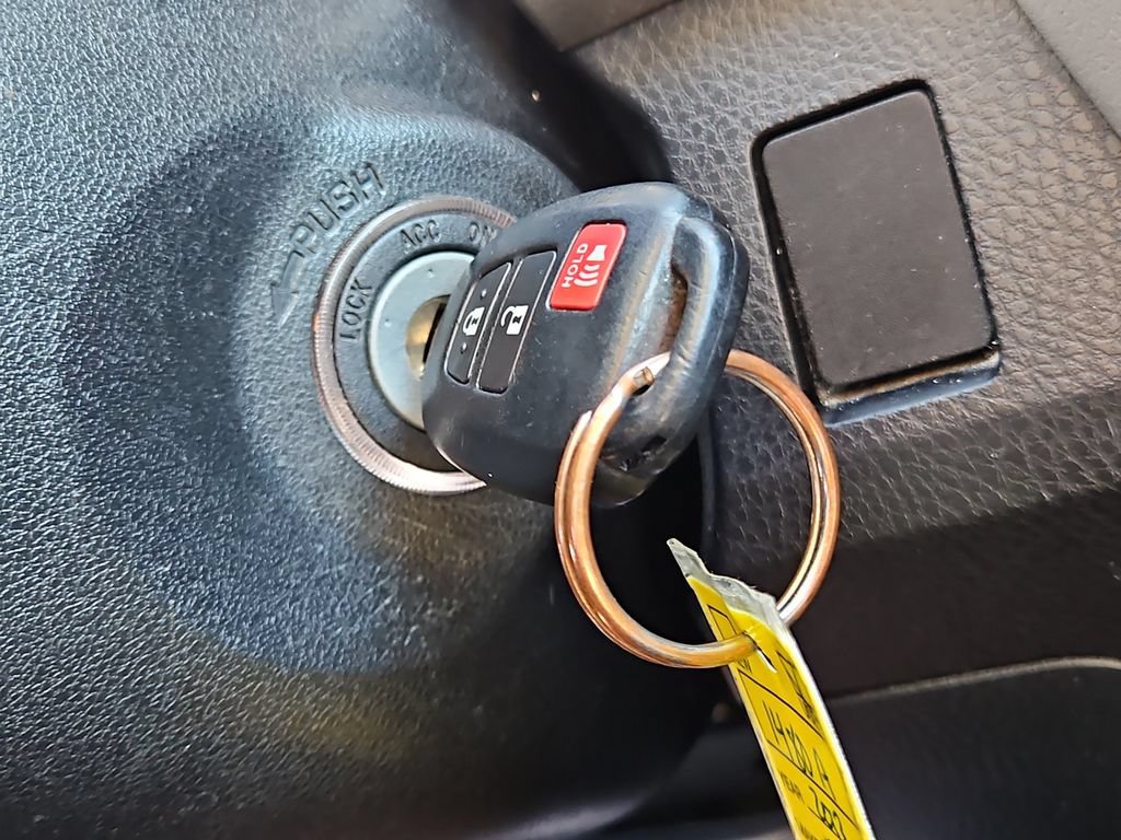 Used 2013 Toyota RAV4 XLE AWD/4WD image 33