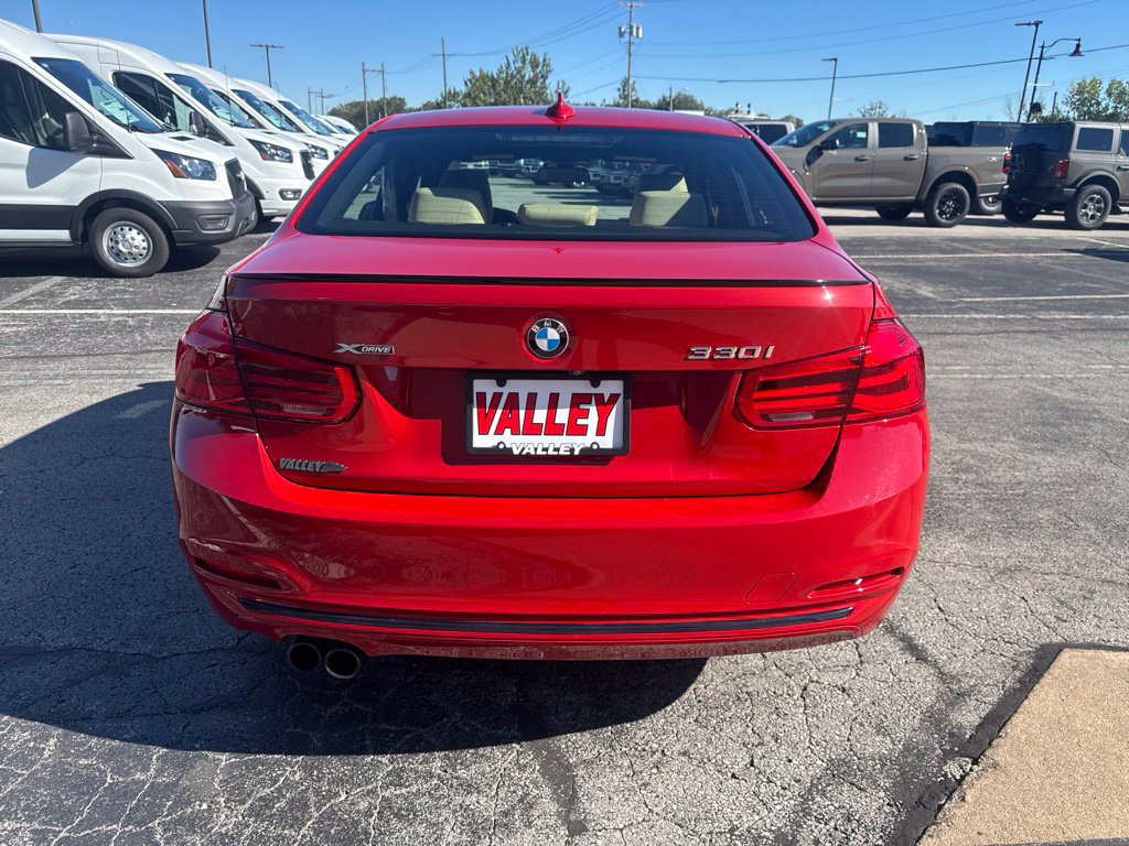 Used 2018 BMW 330i xDrive Sedan AWD/4WD image 5