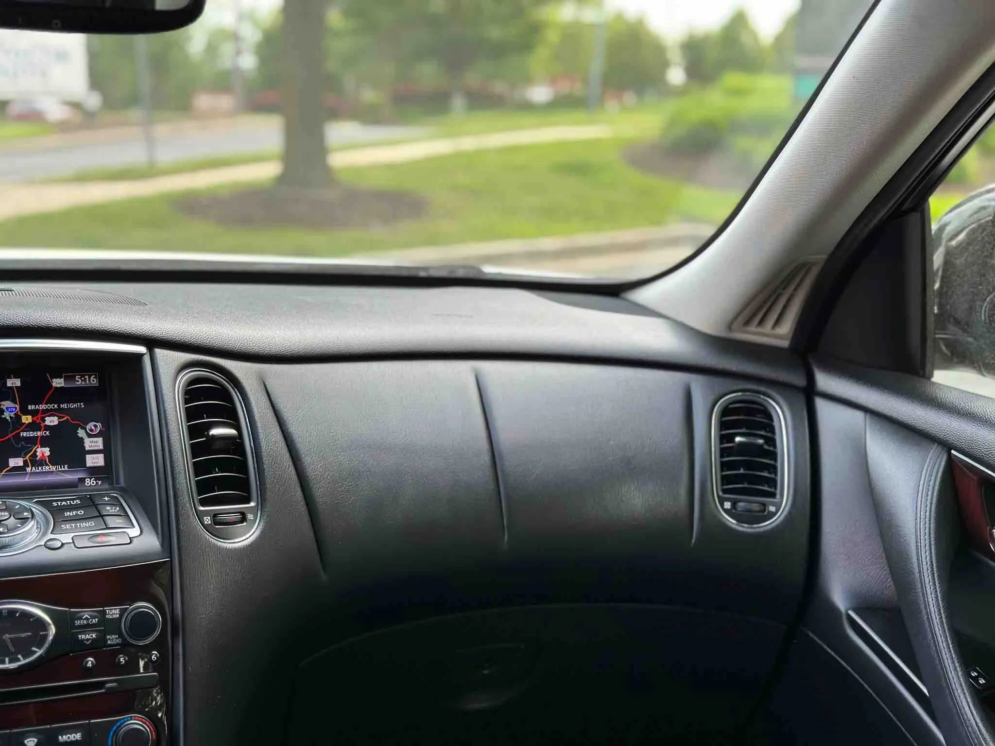 Used 2012 INFINITI EX35 Journey w/ Premium Pkg image 20