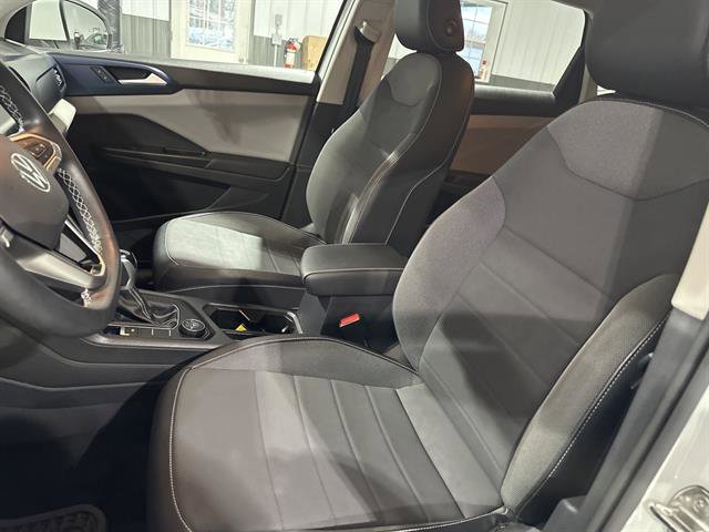 Certified 2022 Volkswagen Taos SE image 17