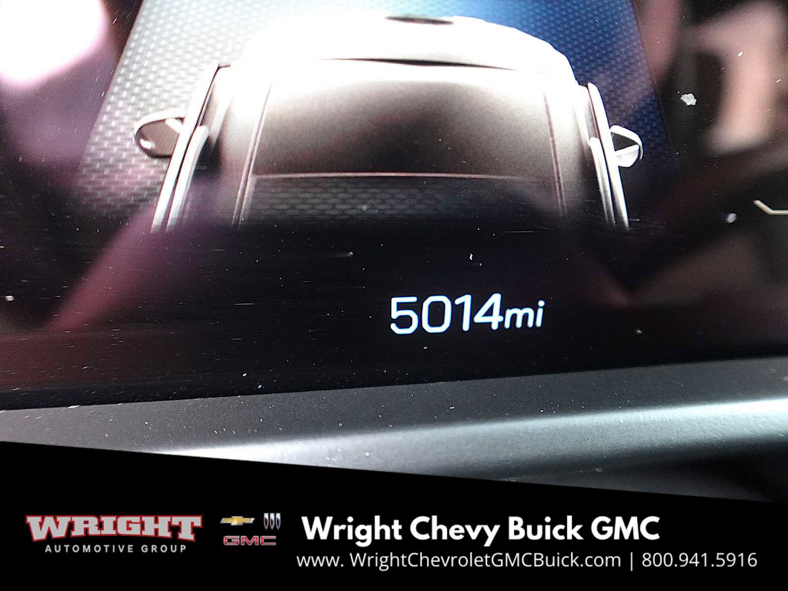 Used 2025 GMC Acadia AT4 w/ Luxury Package image 18