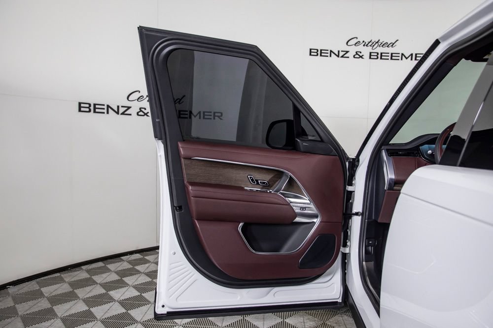 Used 2024 Land Rover Range Rover SE AWD/4WD image 17