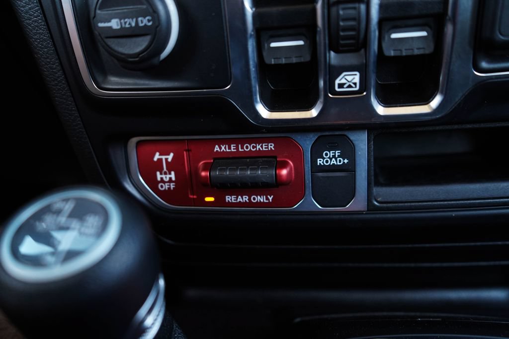 Used 2022 Jeep Gladiator Mojave w/ Cold Weather Group AWD/4WD image 31