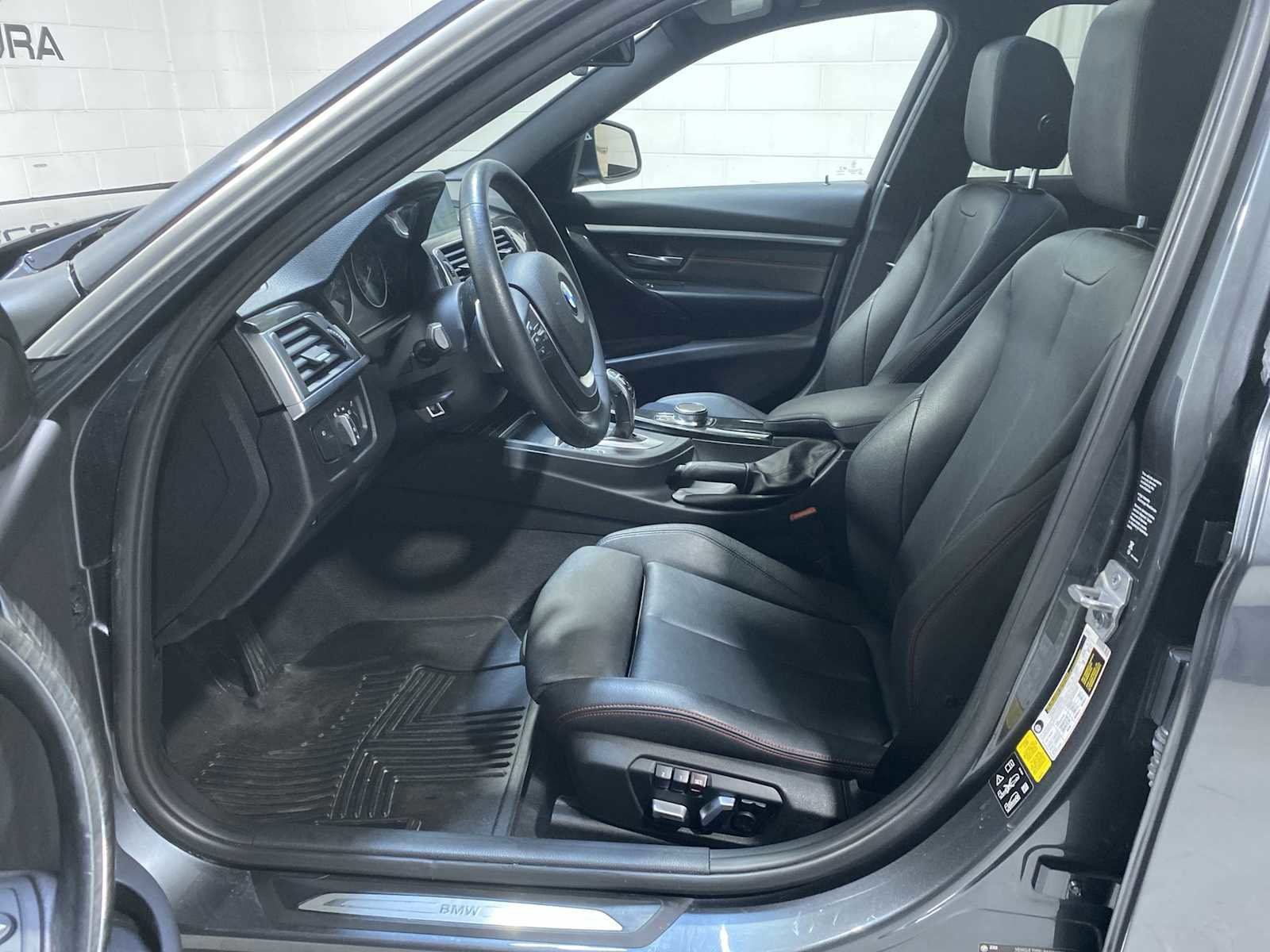 Used 2018 BMW 330i xDrive Sedan image 2