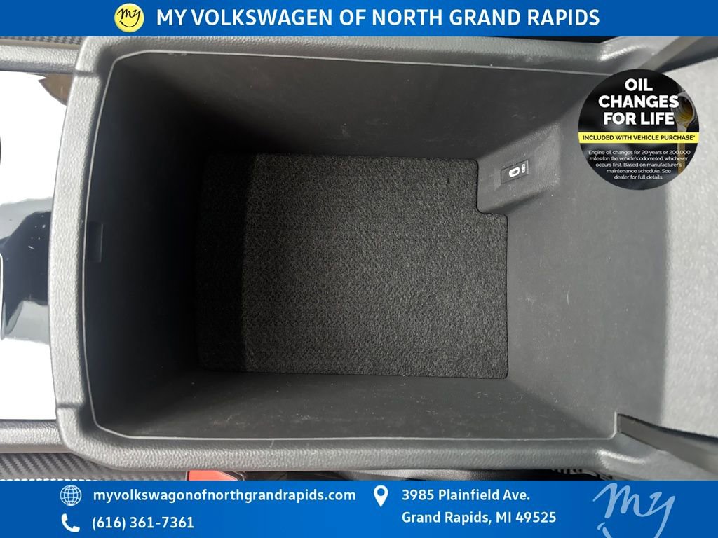 Certified 2023 Volkswagen Atlas Cross Sport SEL R-Line AWD/4WD image 31