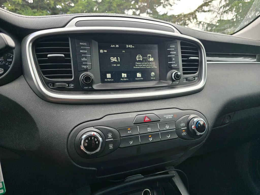 Used 2020 Kia Sorento FWD V6 image 14