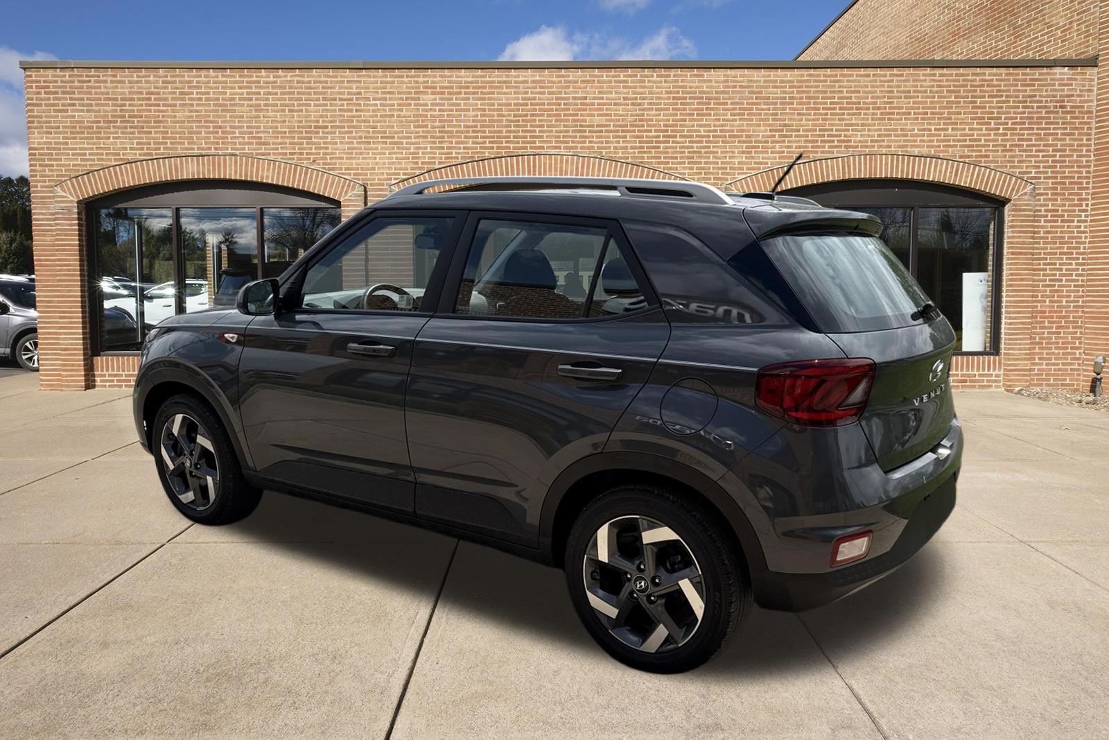 Certified 2025 Hyundai Venue SEL FWD image 6
