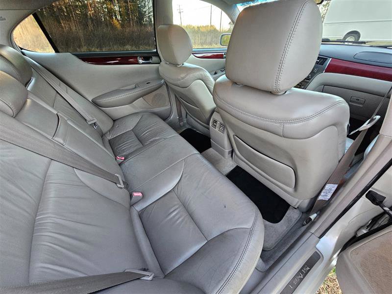 Used 2004 Lexus ES 330 image 10