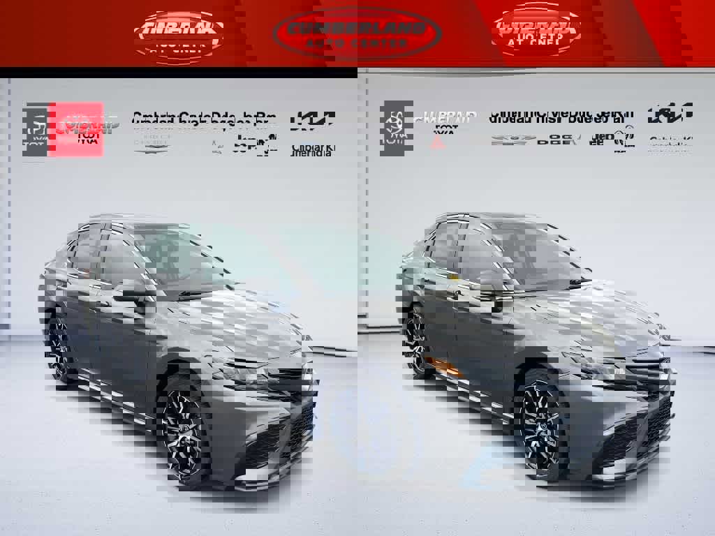 Used 2023 Toyota Camry SE image 1