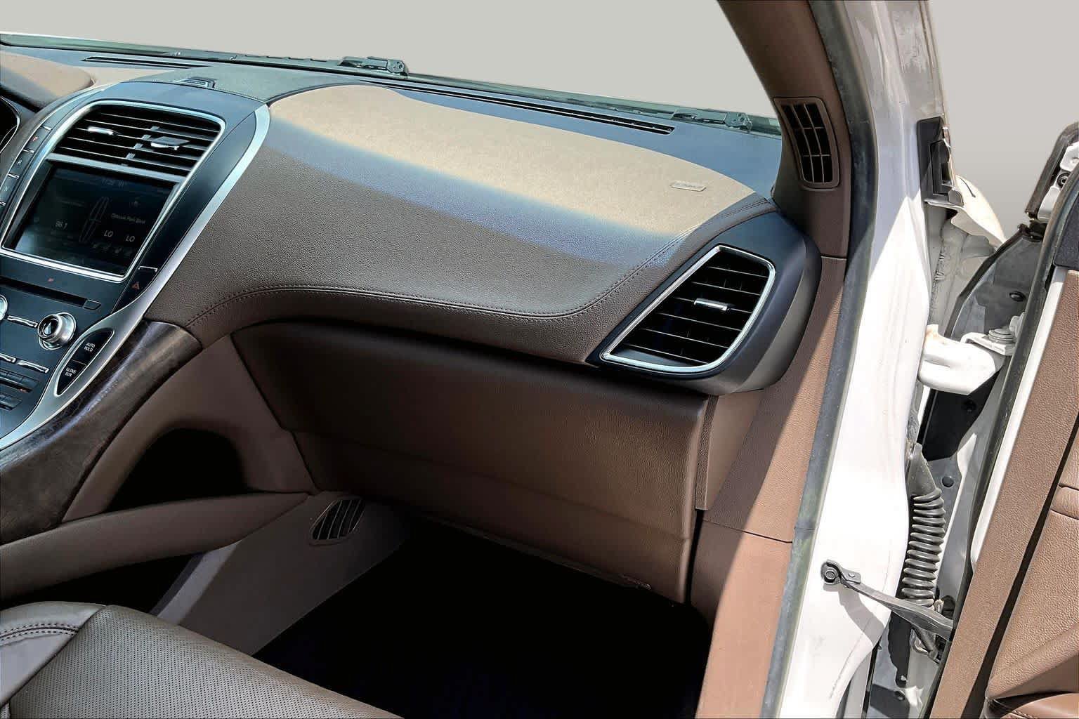 Used 2016 Lincoln MKX Reserve FWD image 19