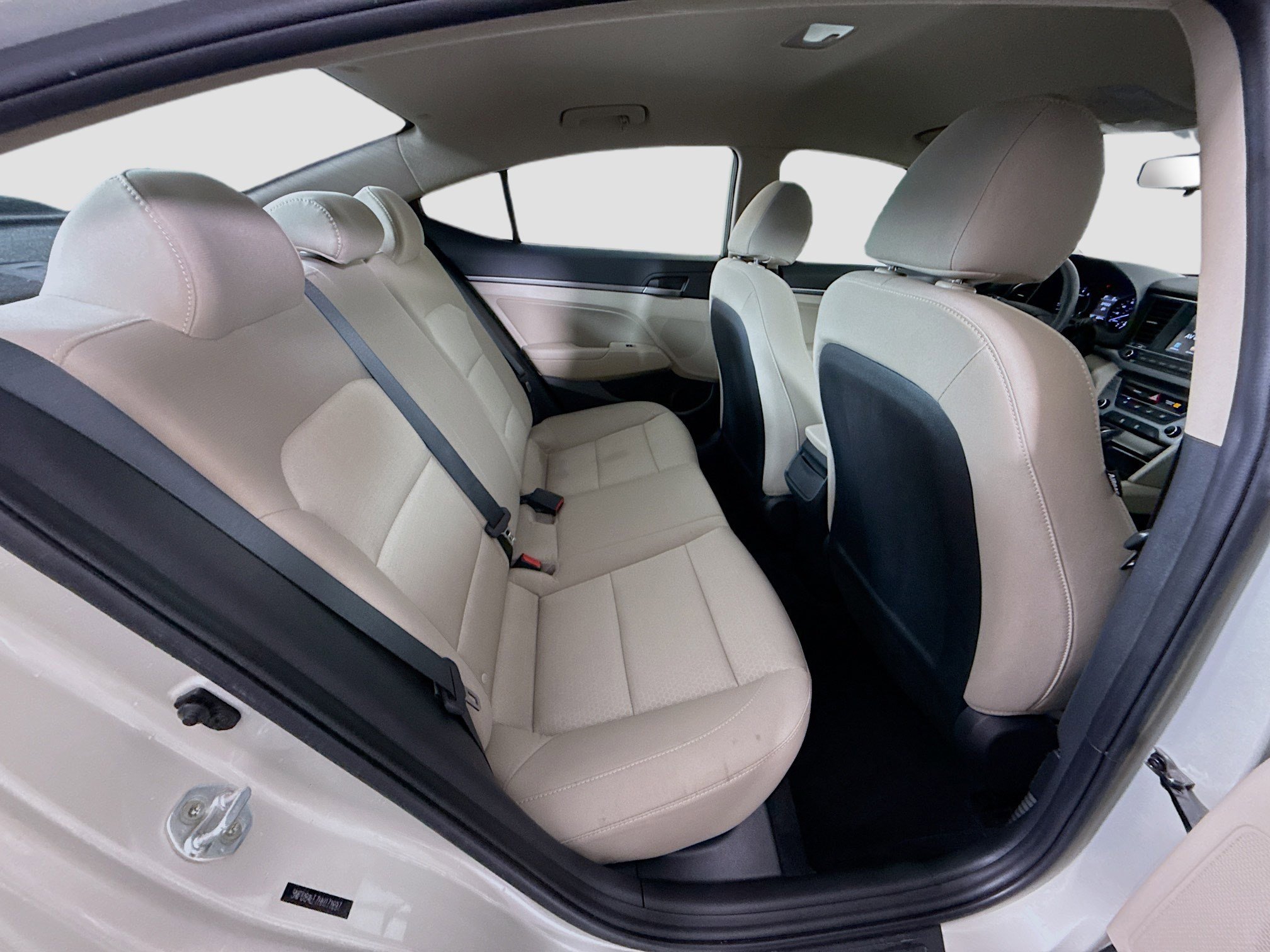 Used 2017 Hyundai Elantra SE image 26