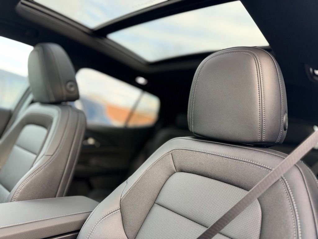 New 2026 Chevrolet Equinox EV LT image 15