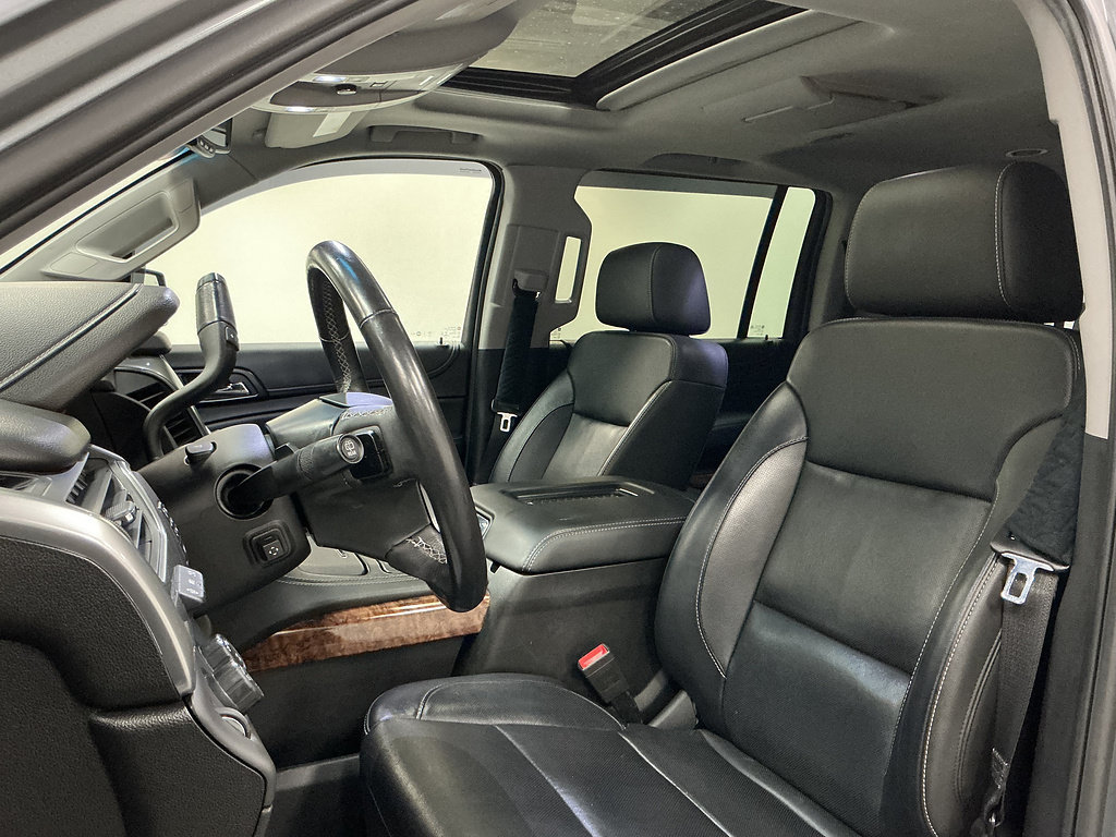 Used 2018 Chevrolet Suburban Premier AWD/4WD image 9