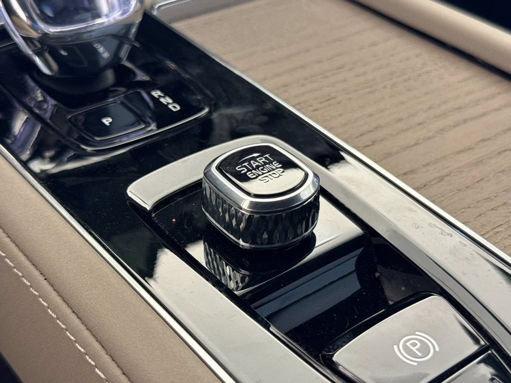 New 2026 Volvo XC90 B5 Plus AWD/4WD image 23