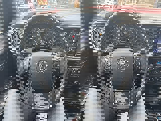 Used 2021 Toyota Tacoma TRD Sport image 19