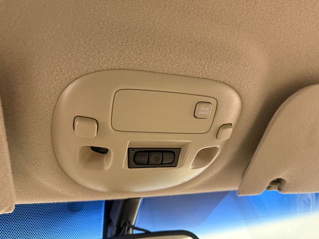 Used 2005 Cadillac De Ville DHS w/ Equipment Group FWD image 82