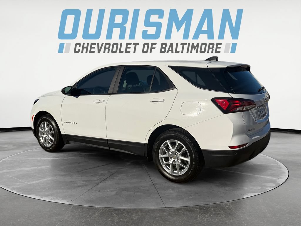 Used 2022 Chevrolet Equinox LS w/ Driver Confidence II Package FWD image 4
