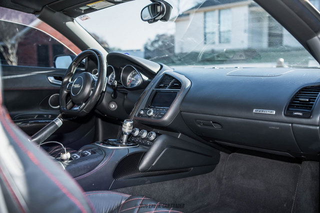 Used 2015 Audi R8 V8 w/ Full Leather Package image 42