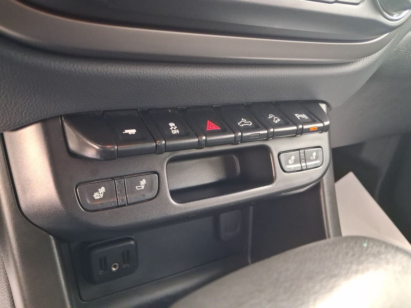Used 2020 Chevrolet Colorado Z71 AWD/4WD image 23