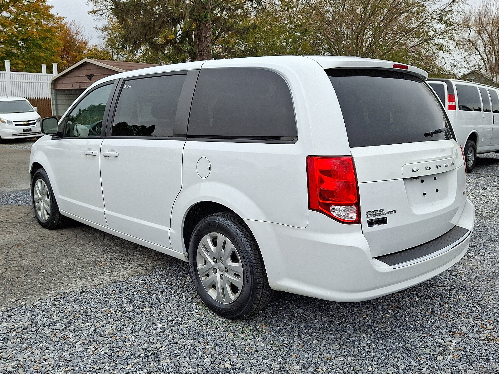 Used 2018 Dodge Grand Caravan SE w/ UConnect Hands-Free Group image 5