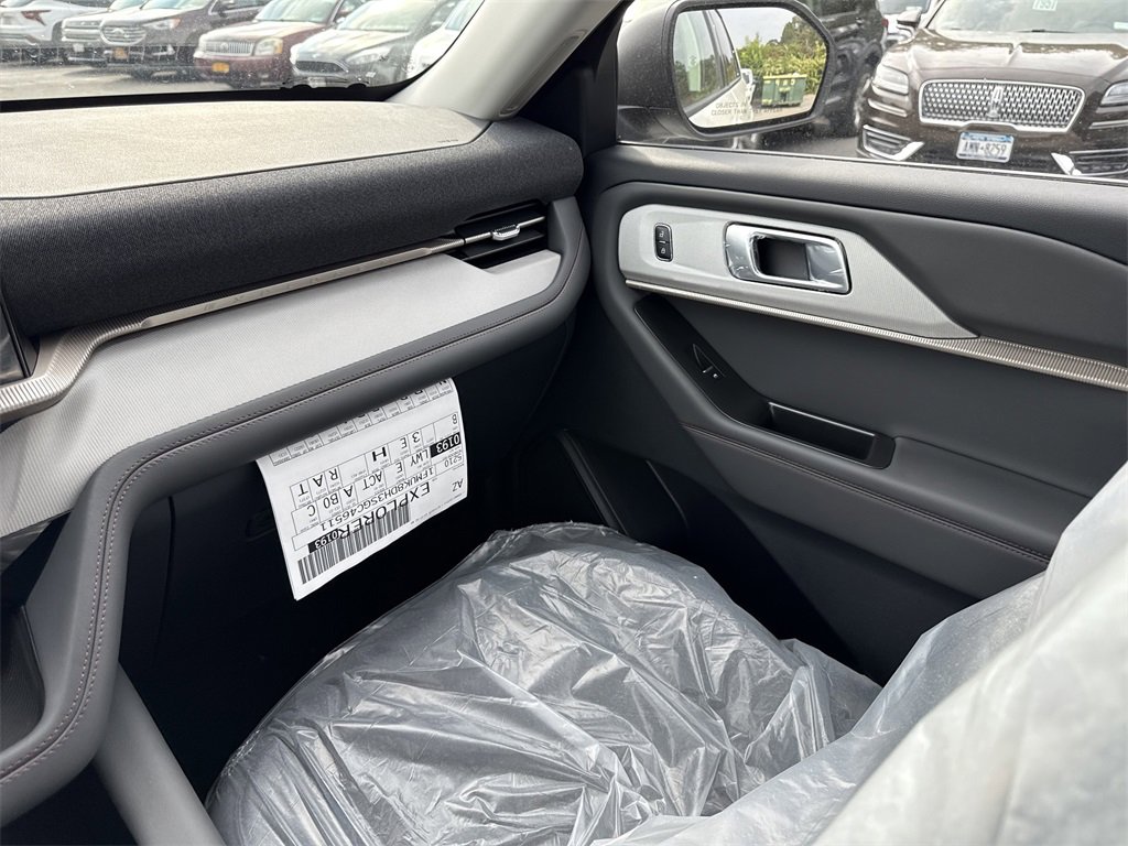 New 2025 Ford Explorer Active image 16