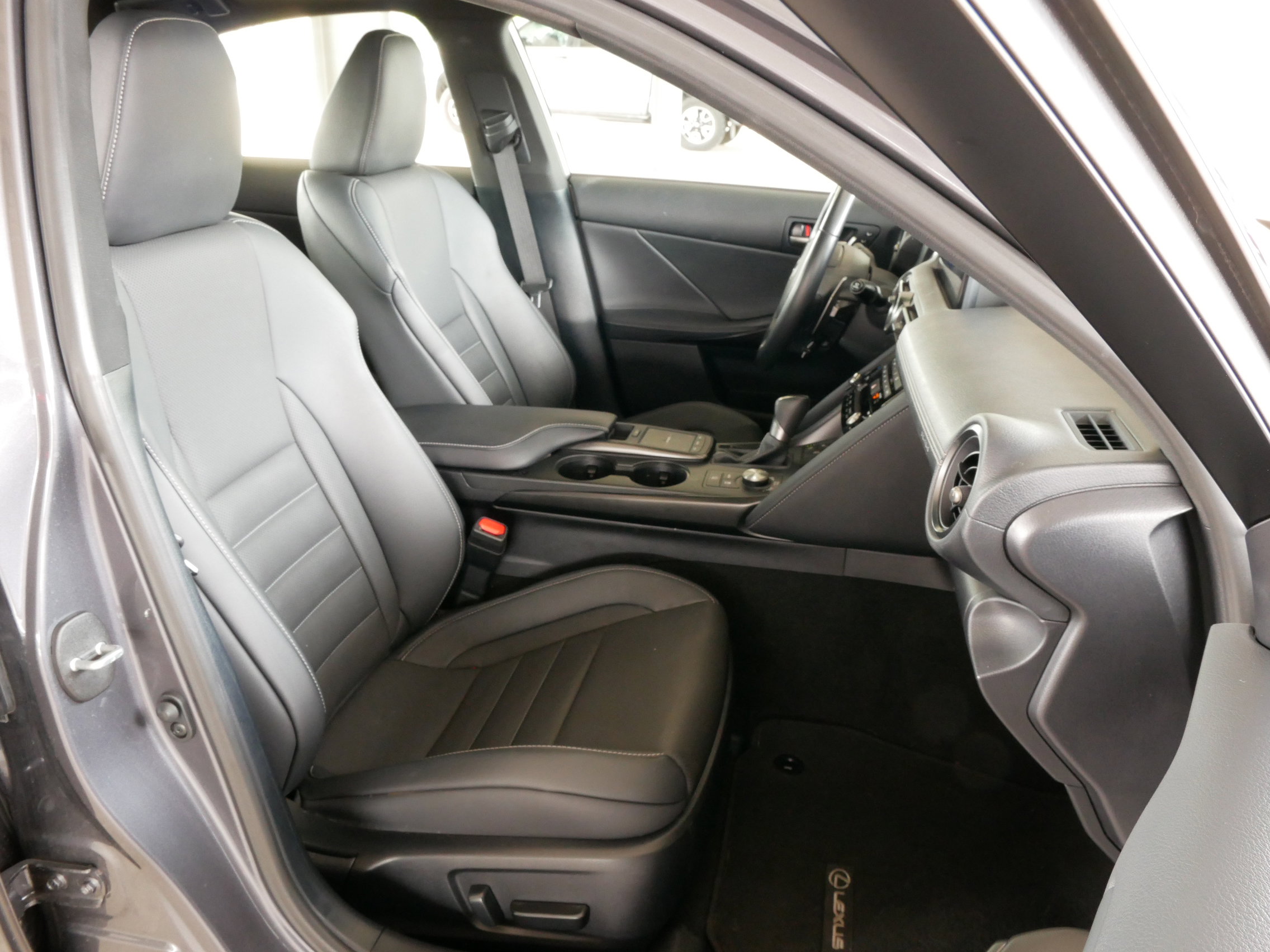 Certified 2025 Lexus IS 350 F Sport w/ Navigation Package RWD image 8