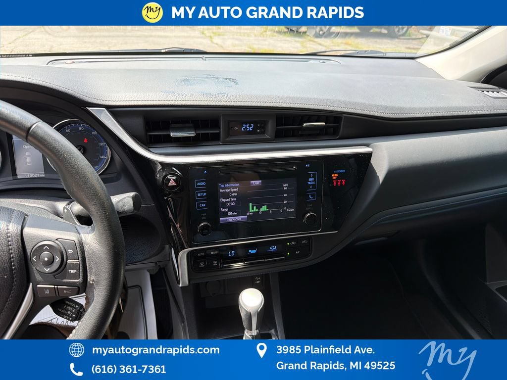 Used 2019 Toyota Corolla SE FWD image 19