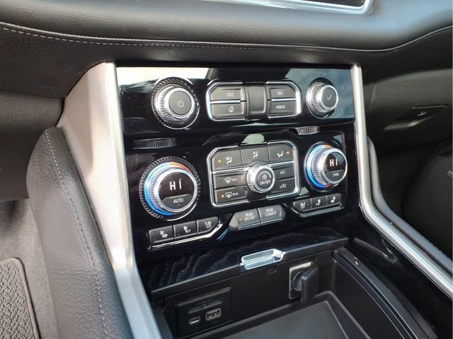 Used 2021 GMC Yukon Denali w/ Denali Premium Package image 28